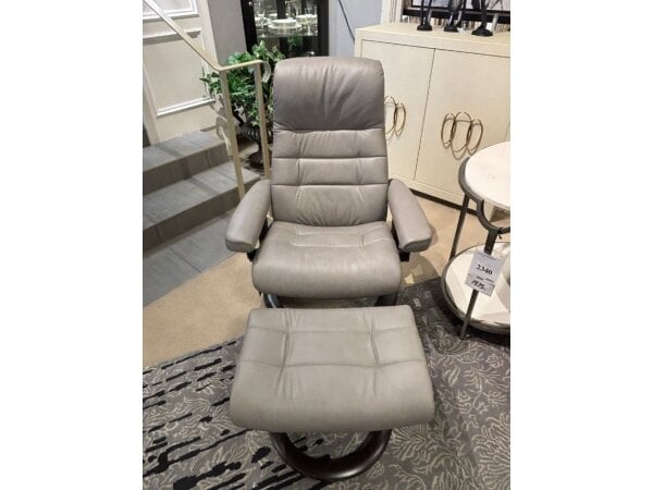 stressless® opal (m) signature base recliner with ottoman (copy)